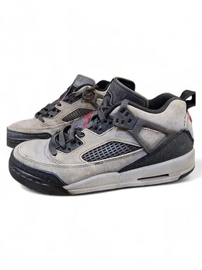 Jordan 4 Retro Suede Sneakers - Grey/Black with Red Accent
